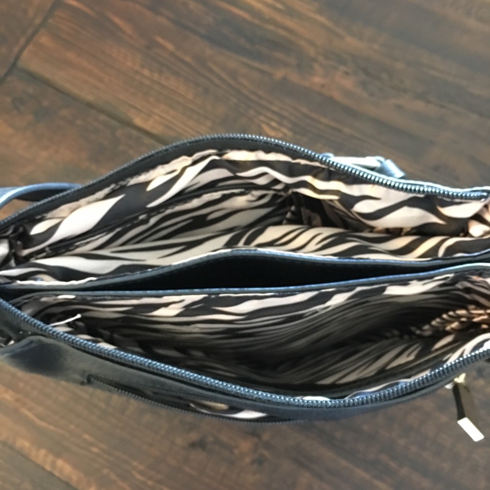 Black and Gold Bag - Picture 6 of 8
